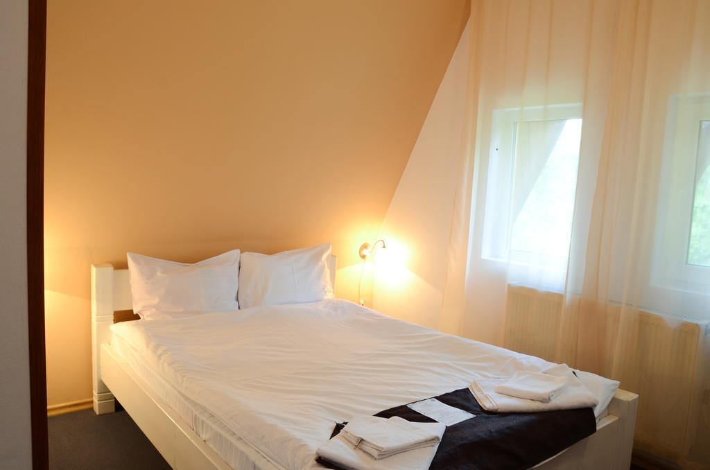Pensiunea Happy Inn Vatra Dornei Kamer foto