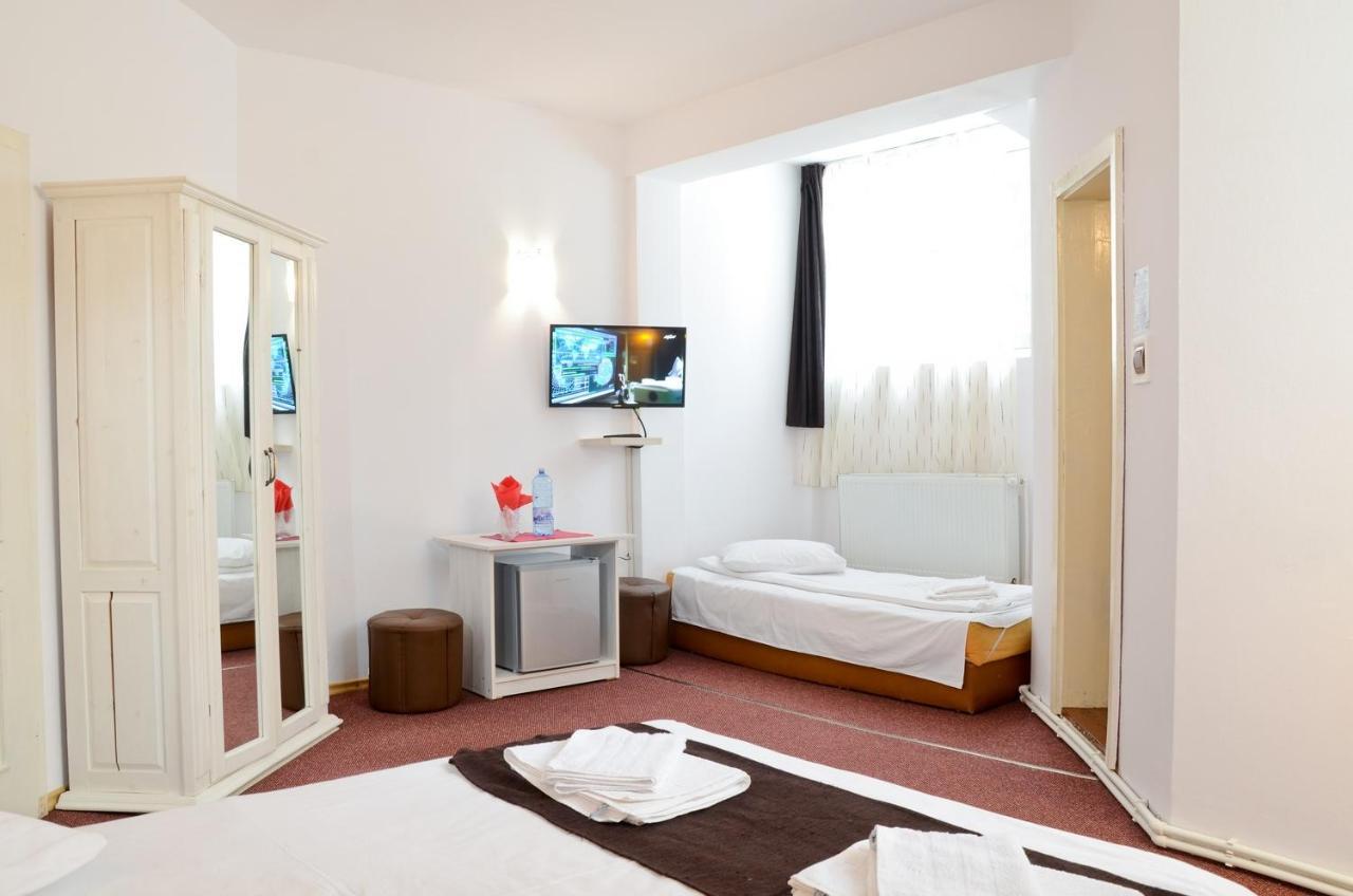 Pensiunea Happy Inn Vatra Dornei Buitenkant foto