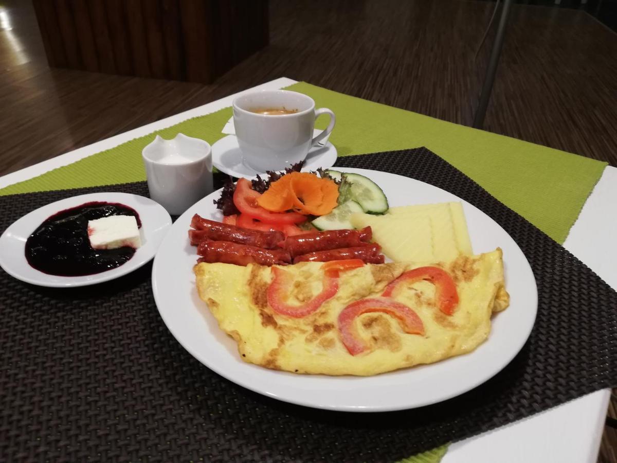 Pensiunea Happy Inn Vatra Dornei Buitenkant foto