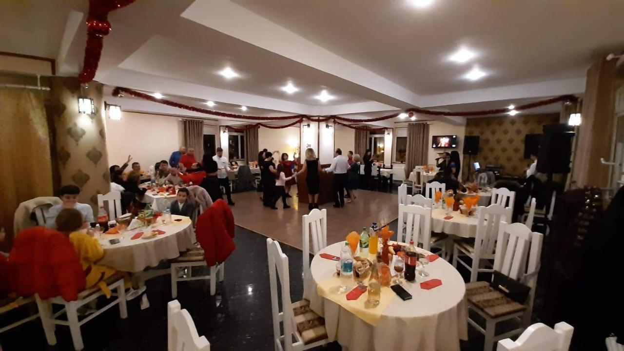 Pensiunea Happy Inn Vatra Dornei Buitenkant foto